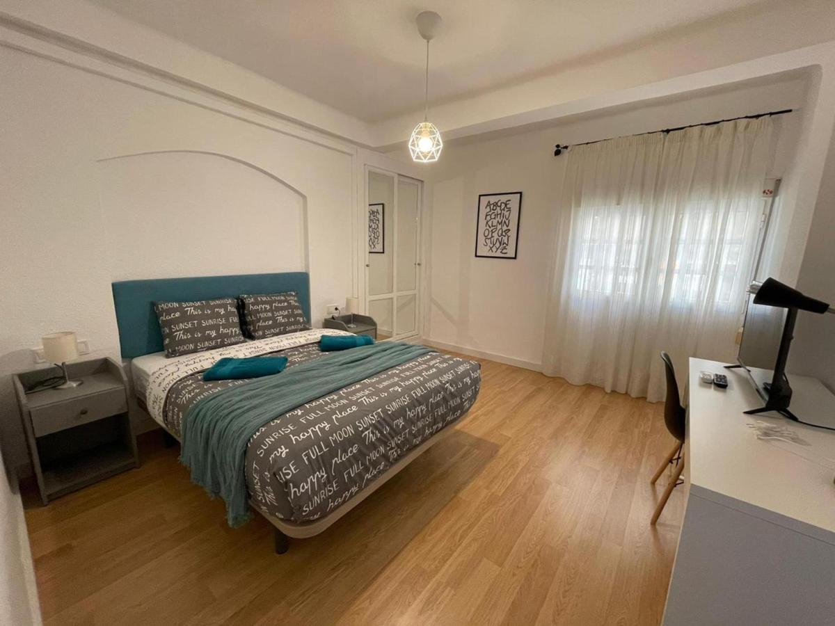 Holidays2Malaga 2 Bedroom Armengual De La Mota Close Shopping Center Экстерьер фото